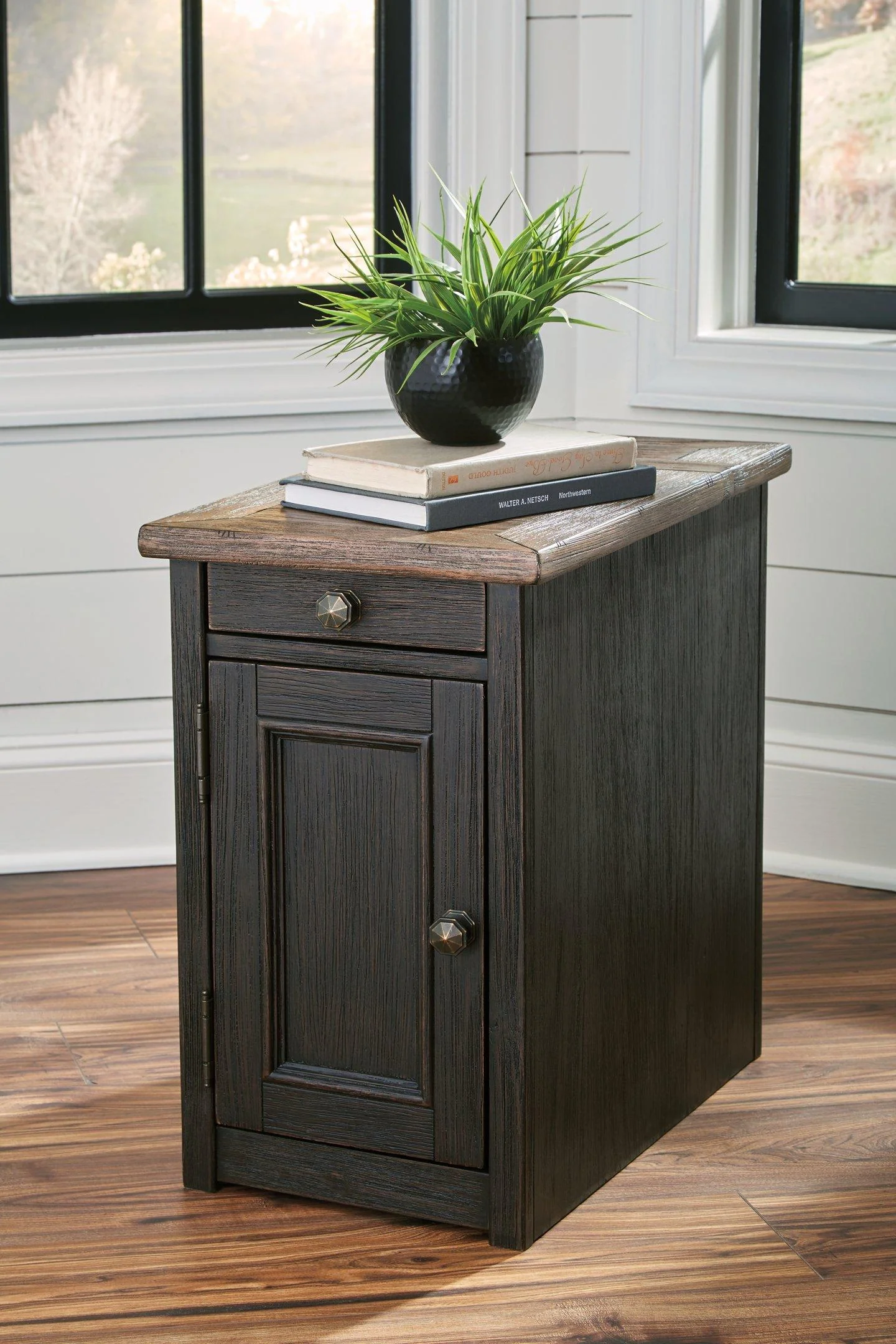 Tyler Creek End Table Set - Image 8