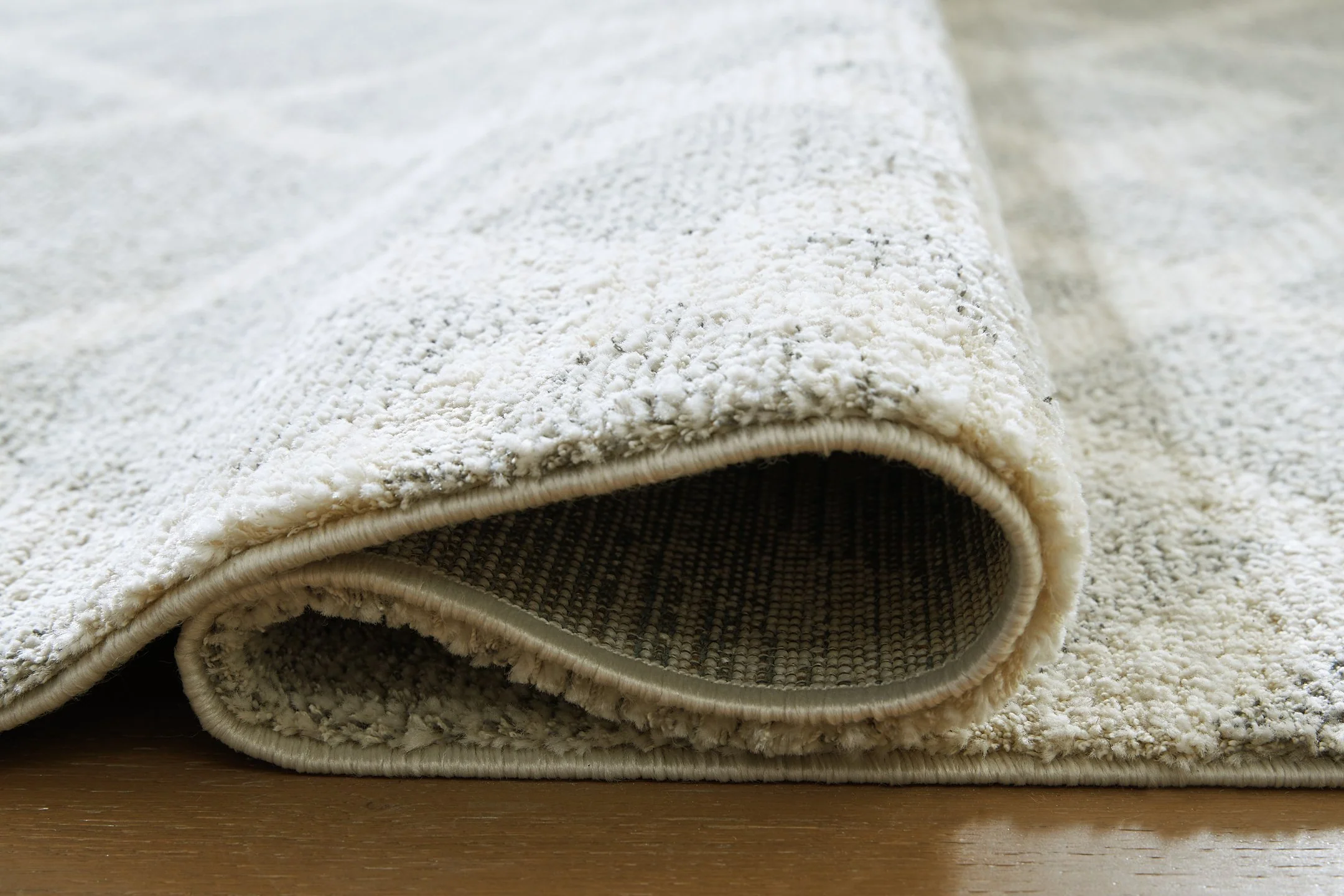 Unawick Medium Rug - Image 4