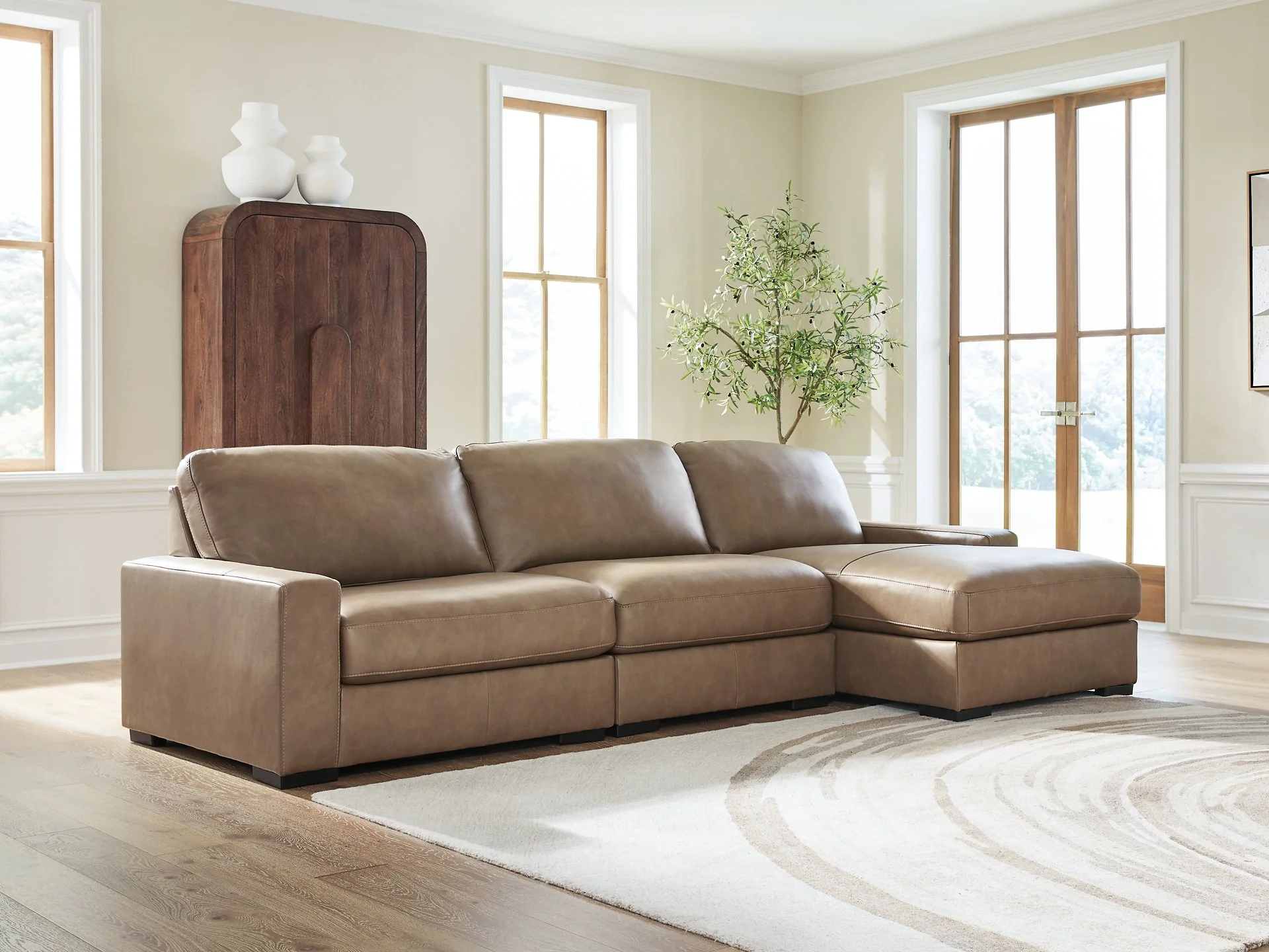 Veronella Sectional with Chaise - Image 9
