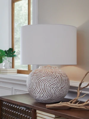 Vien Table Lamp - Image 2