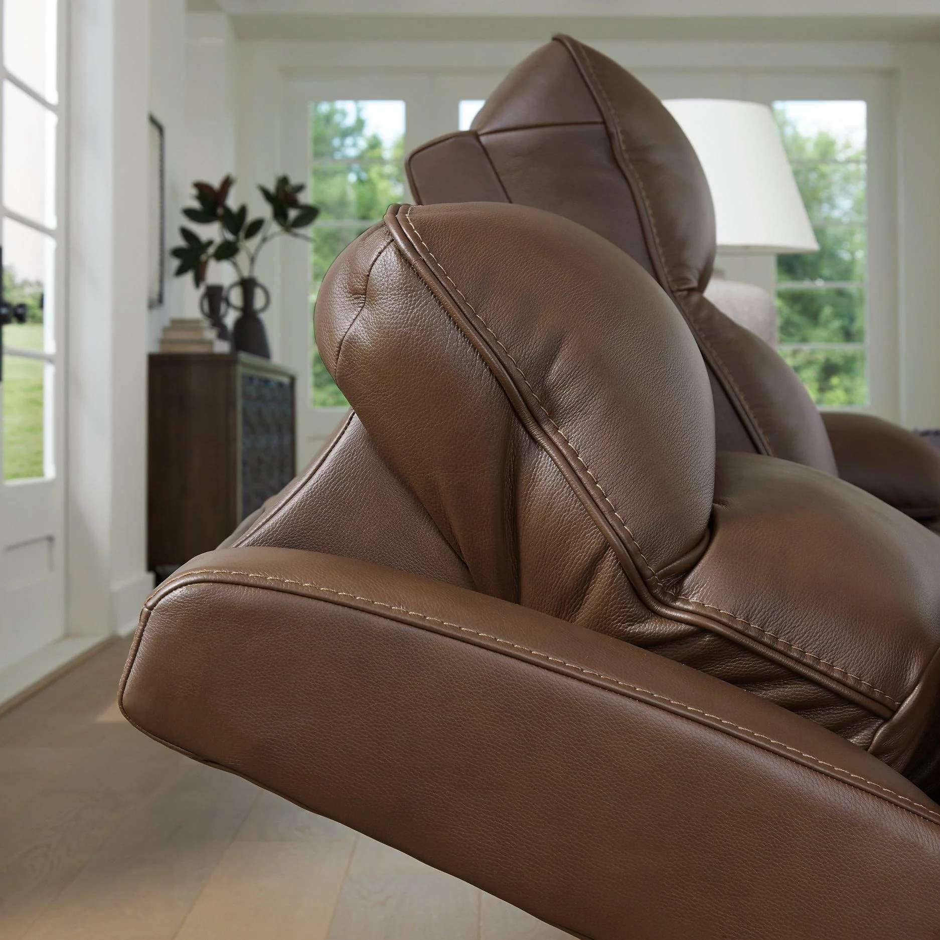 VonRyan Living Room Set - Image 3