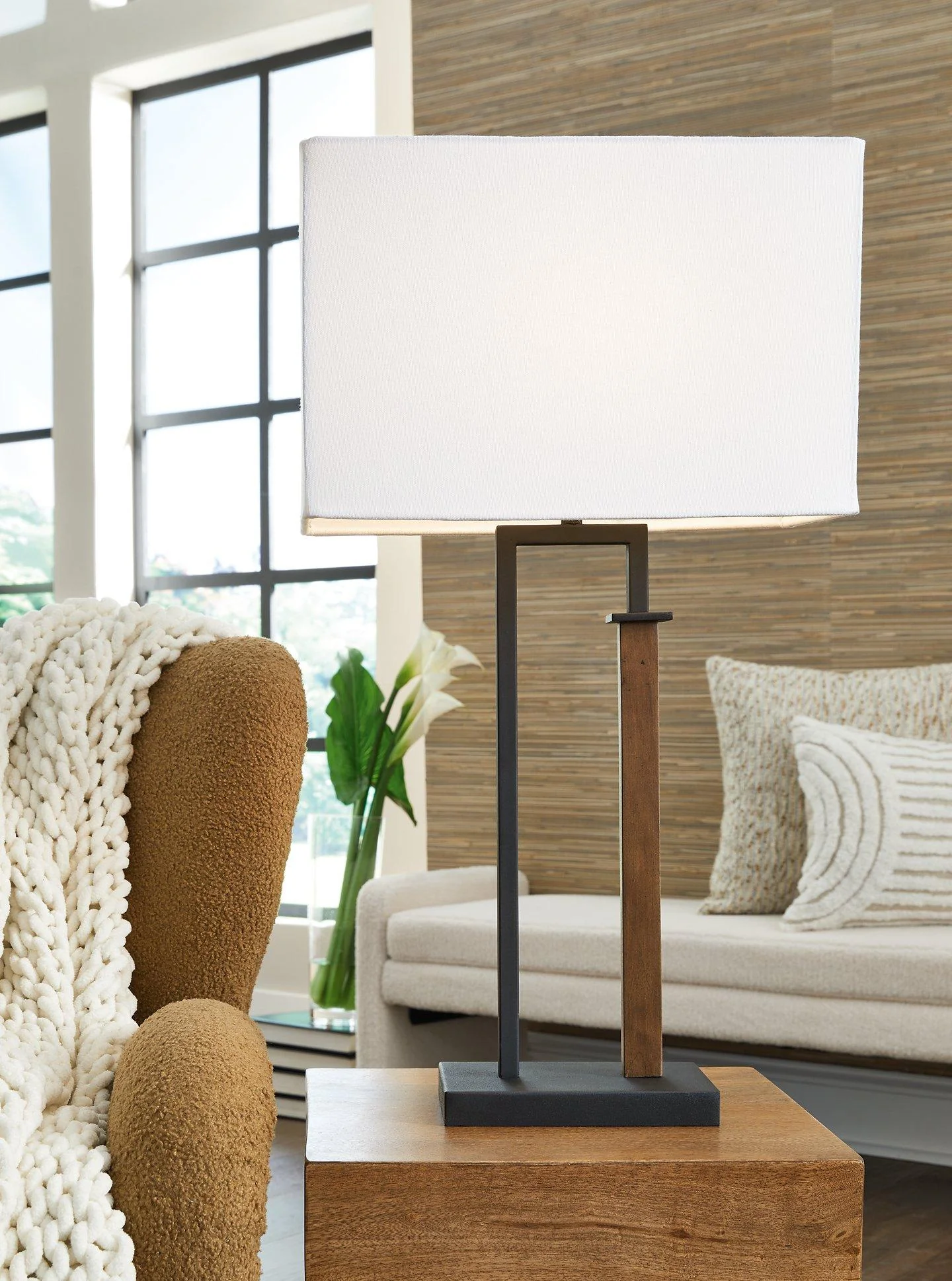Voslen Table Lamp (Set of 2) - Image 2