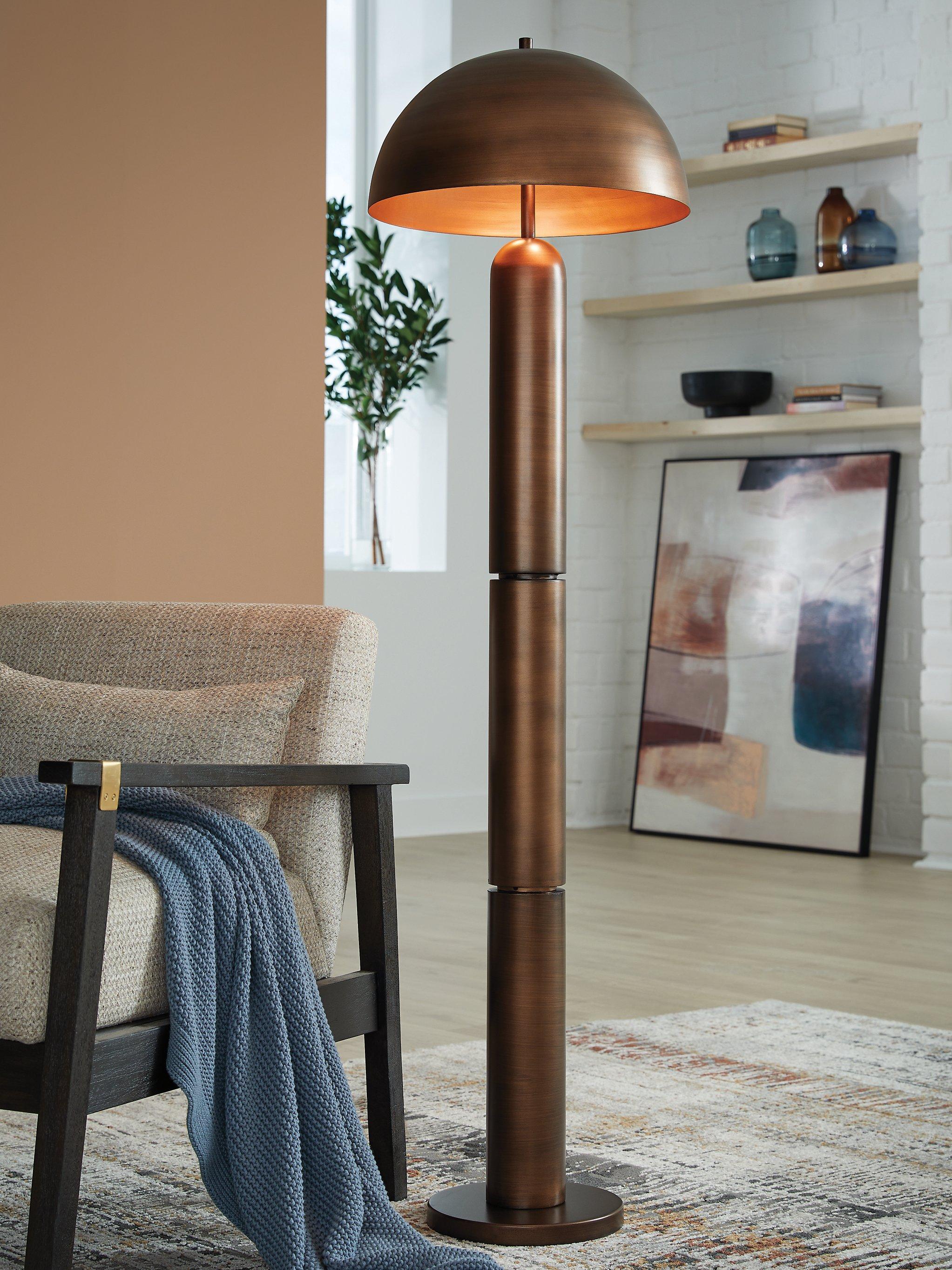 Wendfield Floor Lamp - Image 2