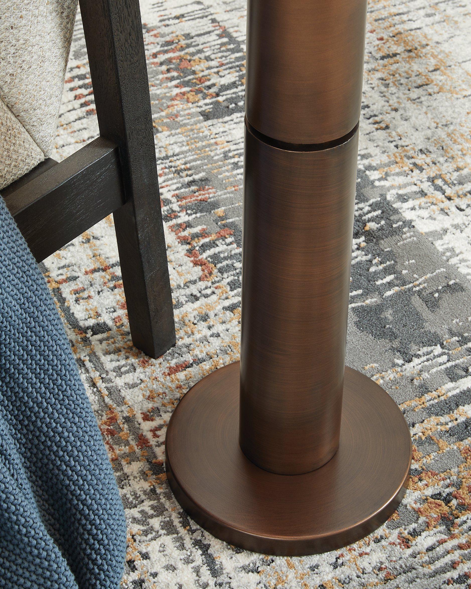Wendfield Floor Lamp - Image 4