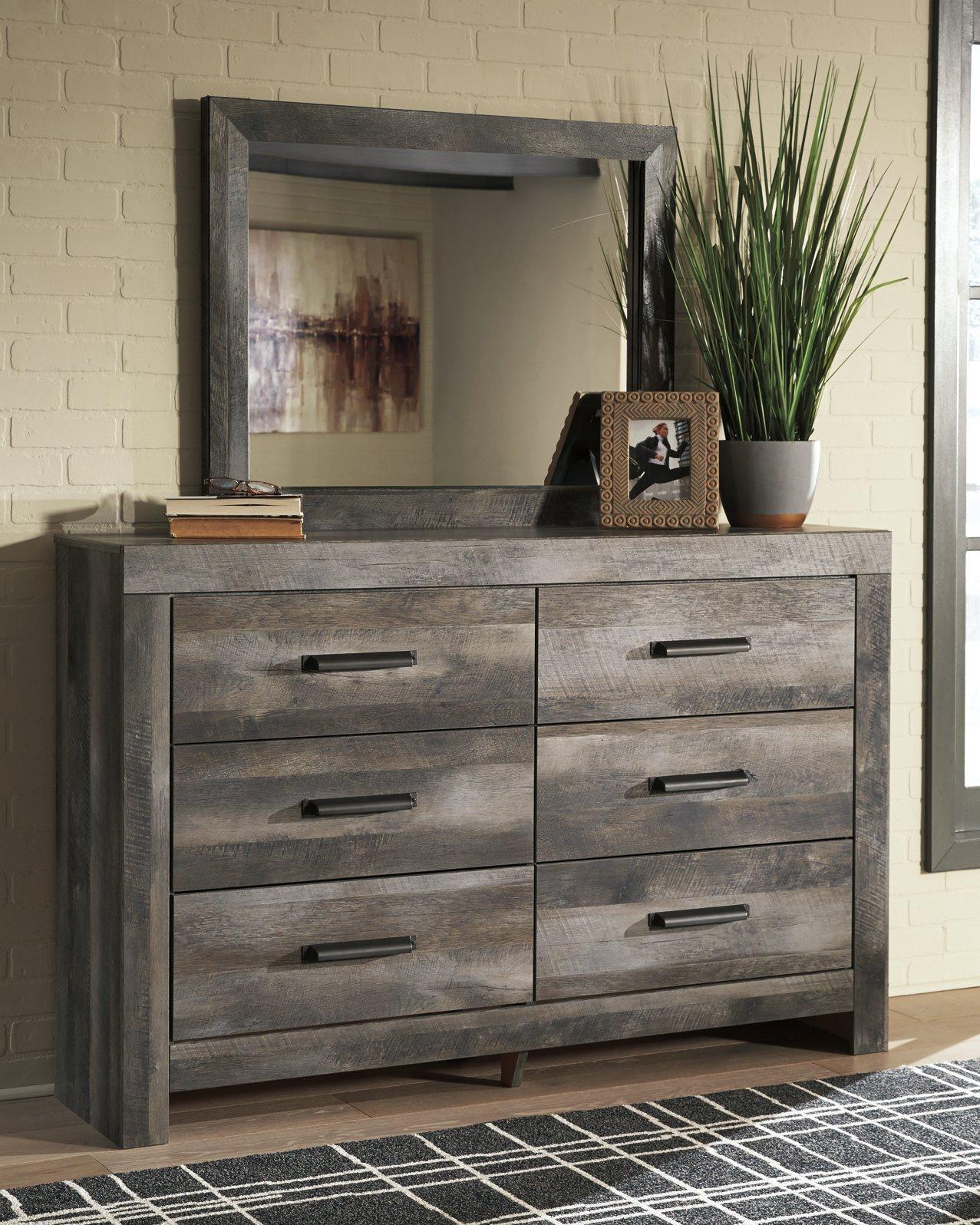 Wynnlow Dresser and Mirror - Image 2